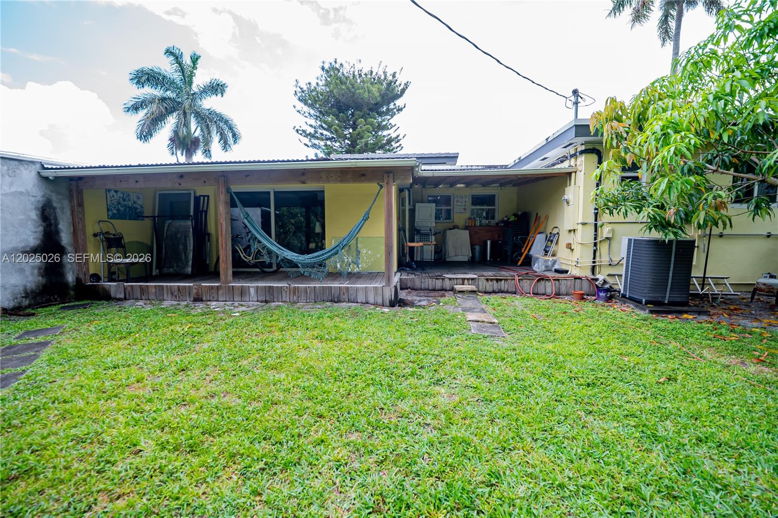 COUNTRY CLUB ESTATES SEC - Residential