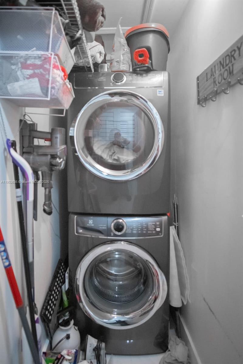 WEST MILLER HEIGHTS SEC 3 - Residential