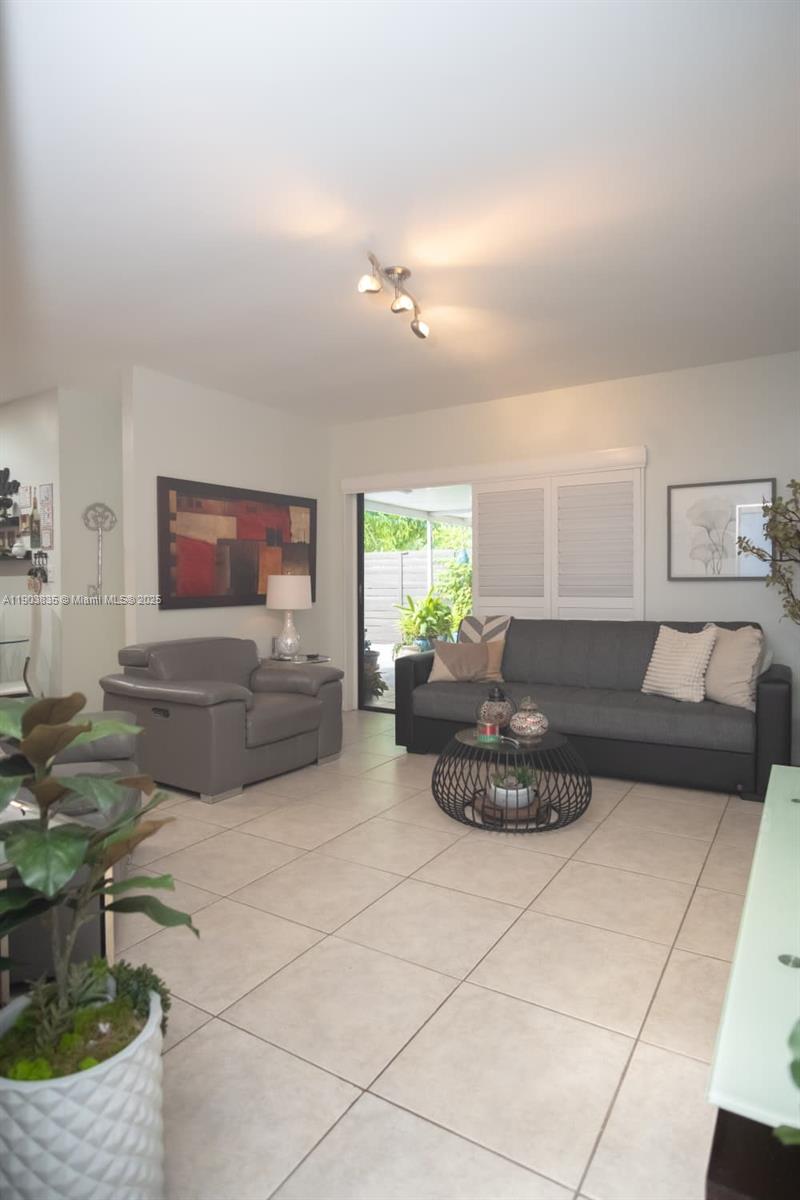 WEST MILLER HEIGHTS SEC 3 - Residential