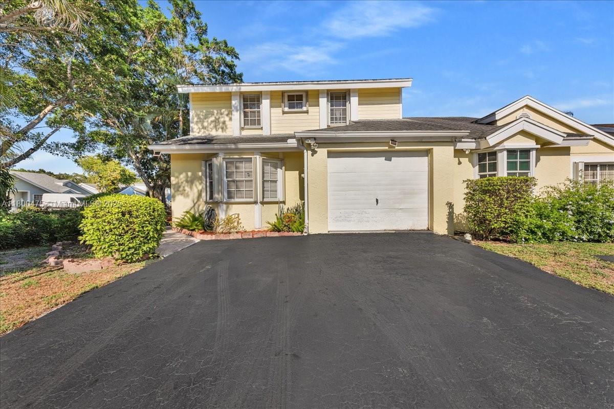 Property for Sale at 1060 Sw 111th Way, Davie, Broward County, Florida - Bedrooms: 4 
Bathrooms: 4  - $649,900
