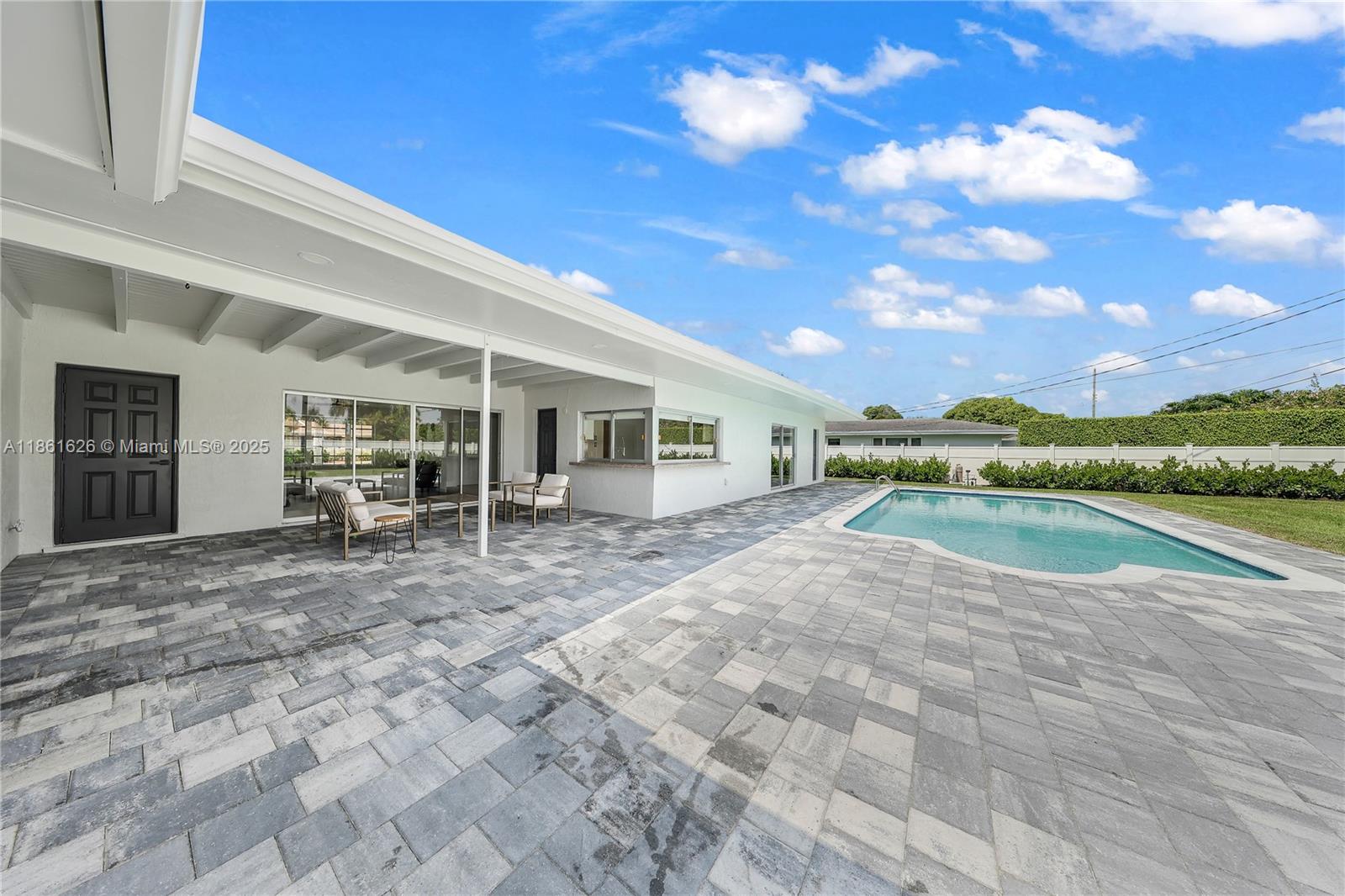 GALE RANCH ESTS - Residential