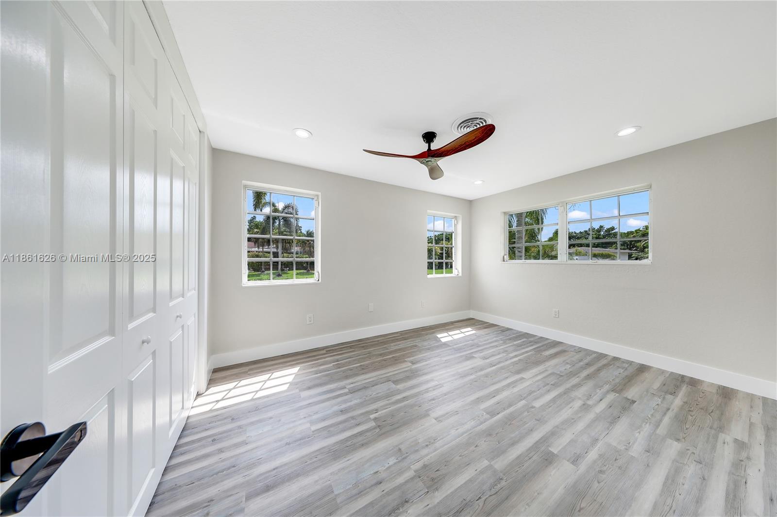 GALE RANCH ESTS - Residential