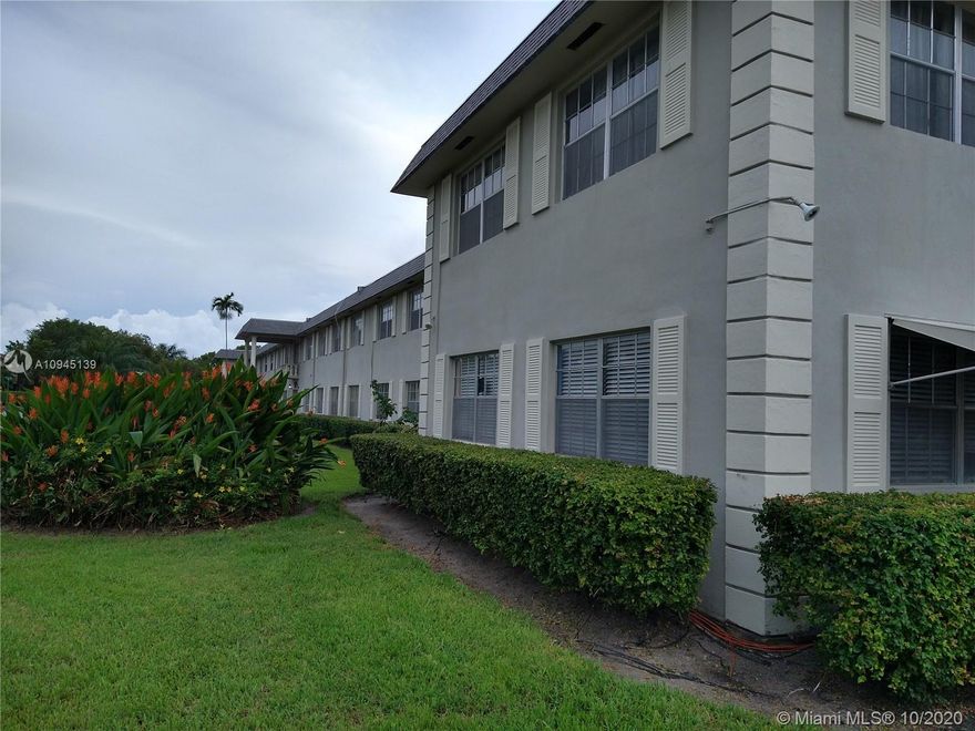 Beautiful unit 1 Bedroom, 1-1/2 Bathrooms, newer kitchen, well maintained Co-Op community., minutes away from amazing Hollywood Beach, golf courses, great restaurants, great shopping, open for all ages, Community offers Pool,Clubhouse, laundry facilities, Must be all Cash Deal and/or owner willing to finance 25% of the sale price if needed, don't miss out on this amazing opportunity, it won't last long... Have a Blessed day ( :