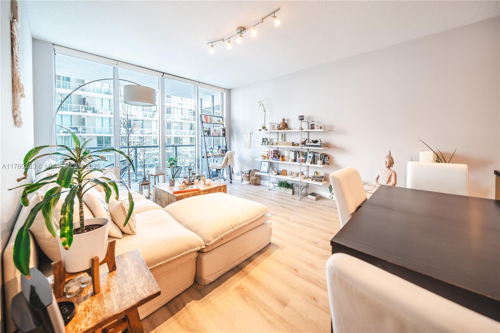 THE AXIS ON BRICKELL II C - Residential