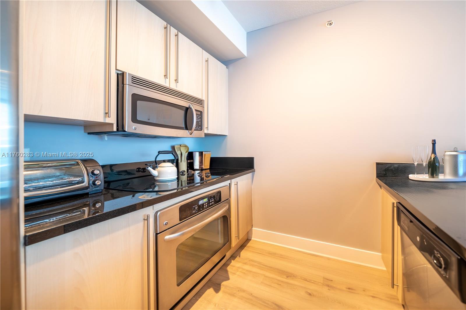 THE AXIS ON BRICKELL II C - Residential