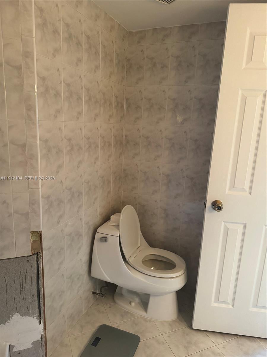 BLEAU FONTAINE CONDO #3 - Residential