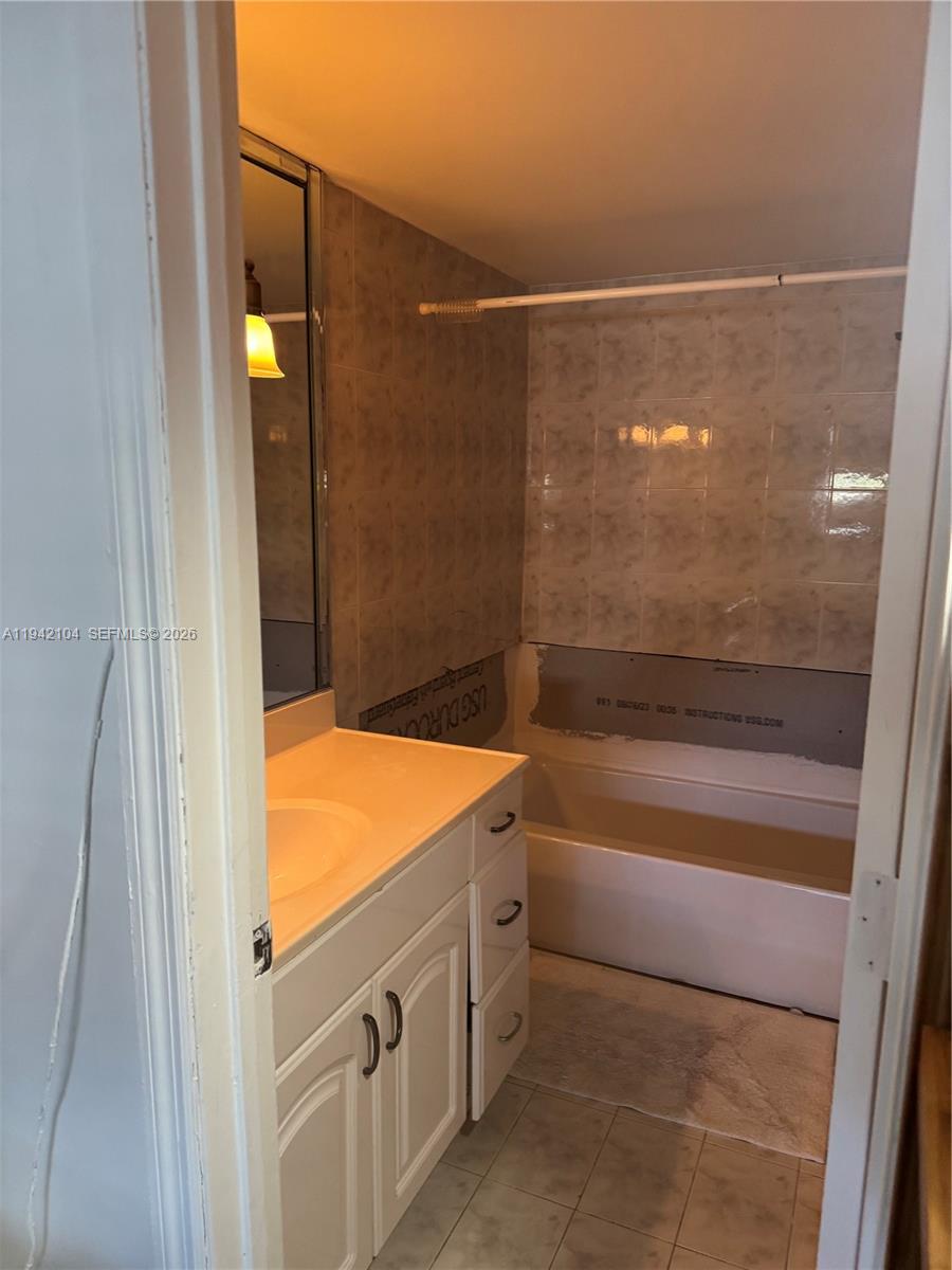 BLEAU FONTAINE CONDO #3 - Residential