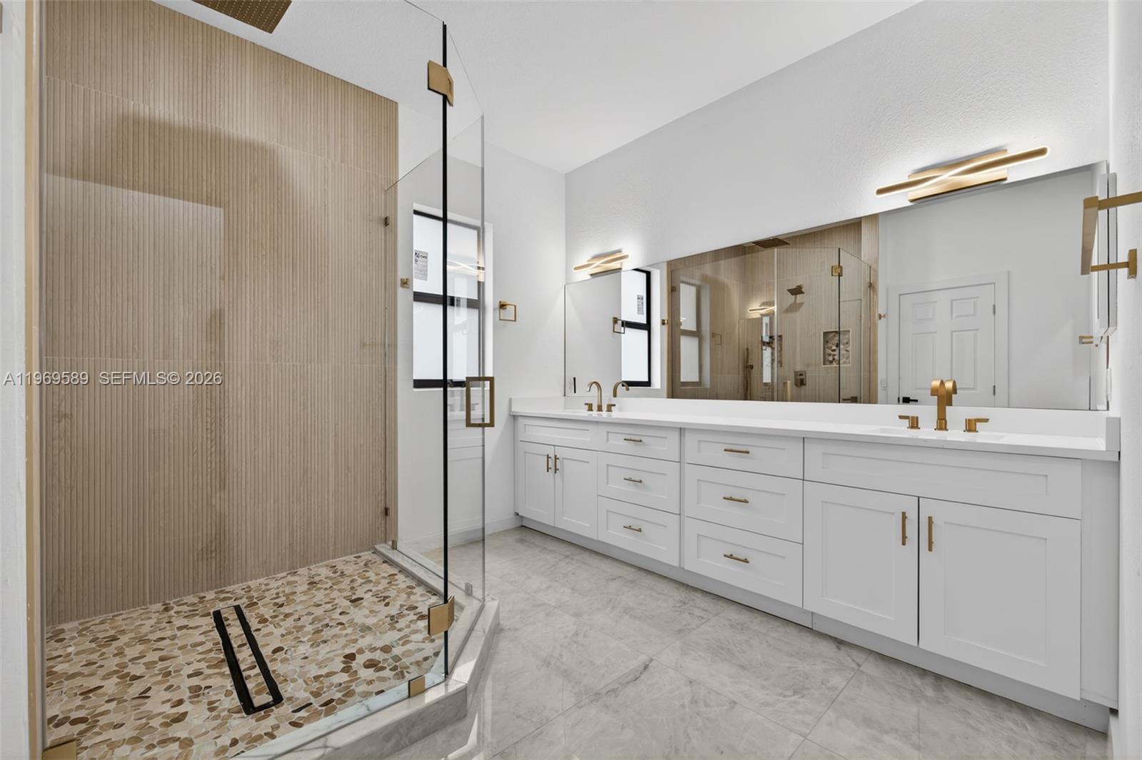 GOLDEN RIDGE - Residential