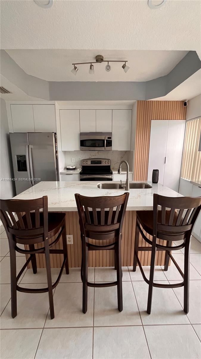 VILLAS AT HARBOR ISLES CO - Residential