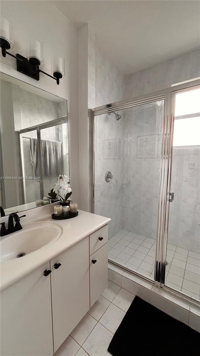 VILLAS AT HARBOR ISLES CO - Residential