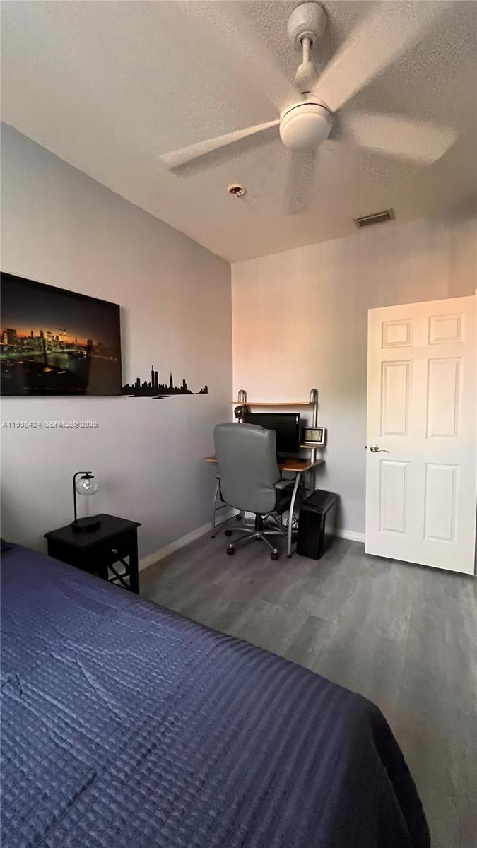 VILLAS AT HARBOR ISLES CO - Residential