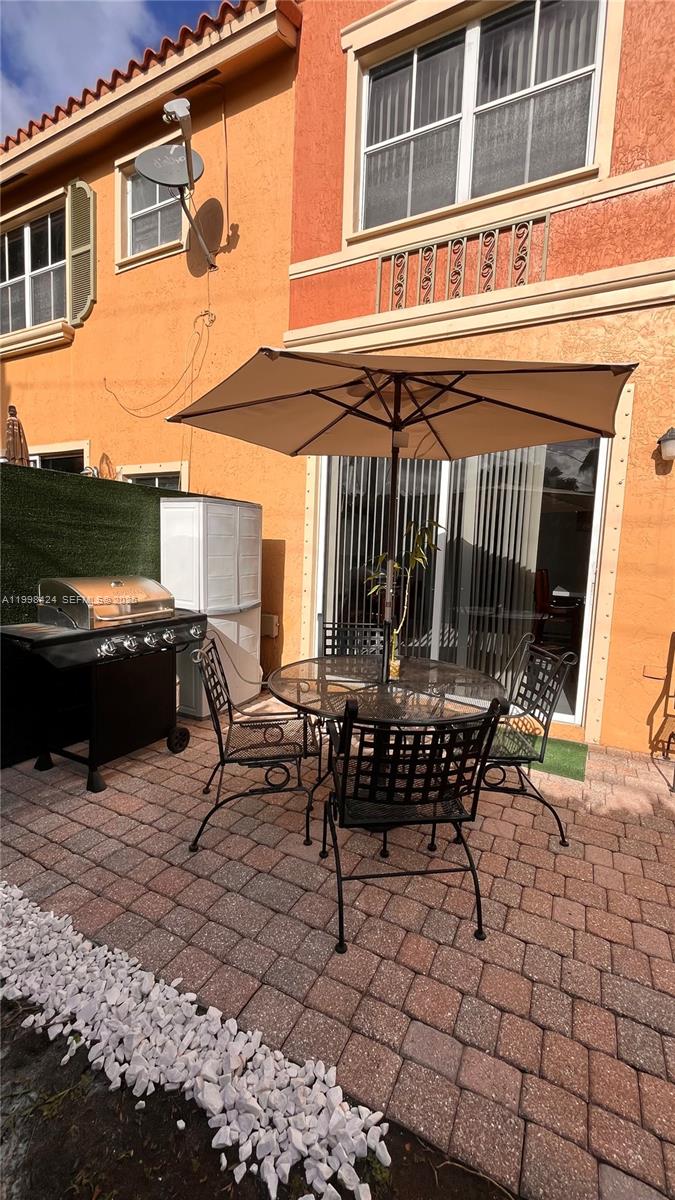 VILLAS AT HARBOR ISLES CO - Residential