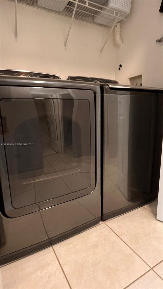 VILLAS AT HARBOR ISLES CO - Residential