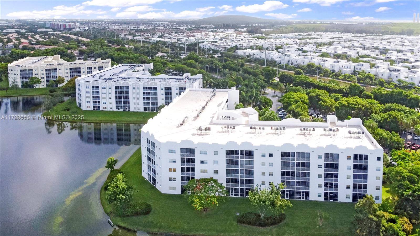 Property for Sale at 10750 Nw 66th St 413, Doral, Miami-Dade County, Florida - Bedrooms: 3 
Bathrooms: 2  - $499,900