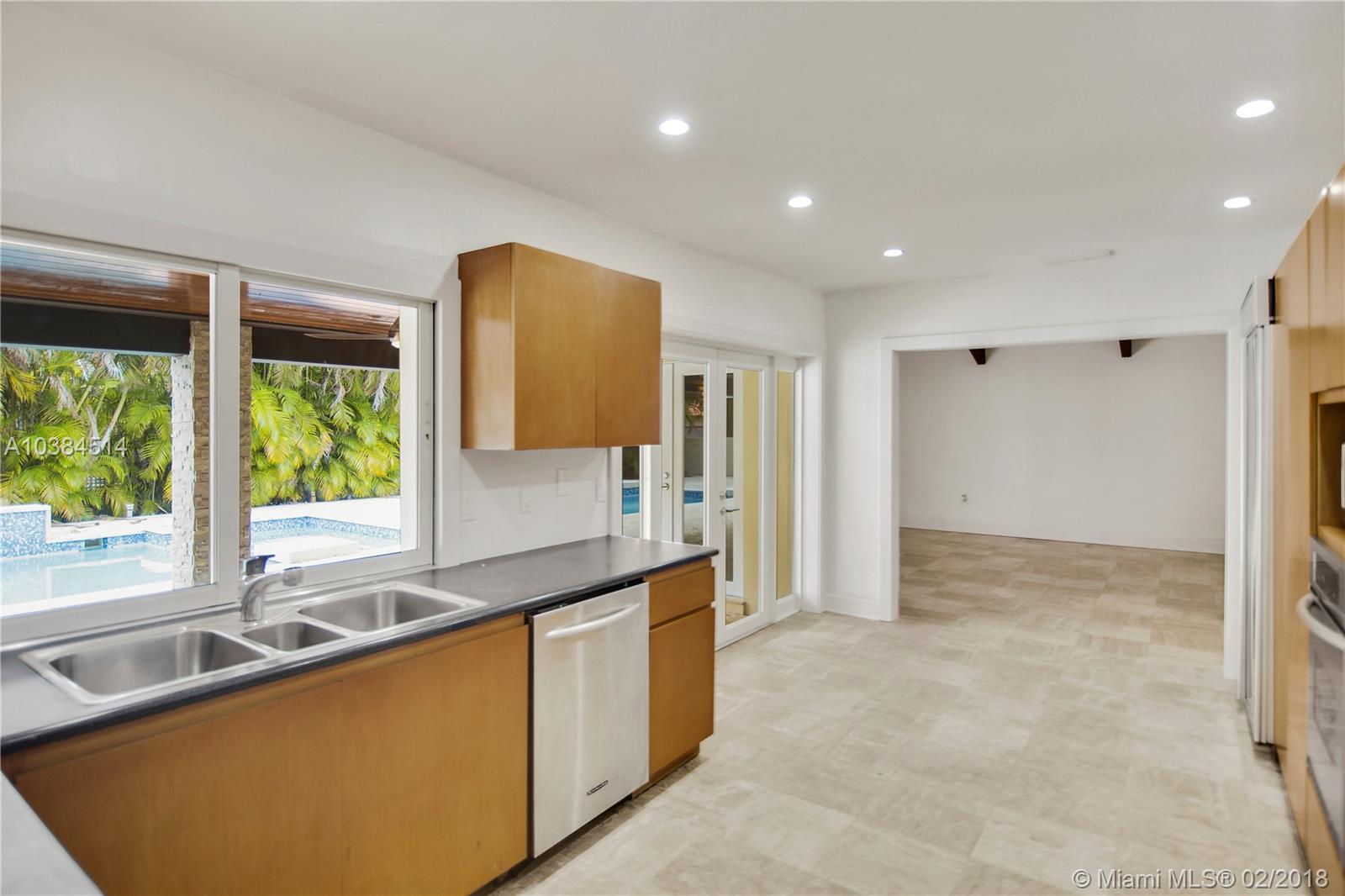 MIAMI LAKES - LOCH LOMOND - Residential