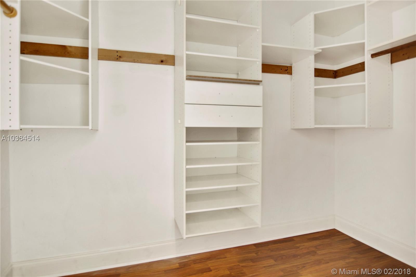 MIAMI LAKES - LOCH LOMOND - Residential