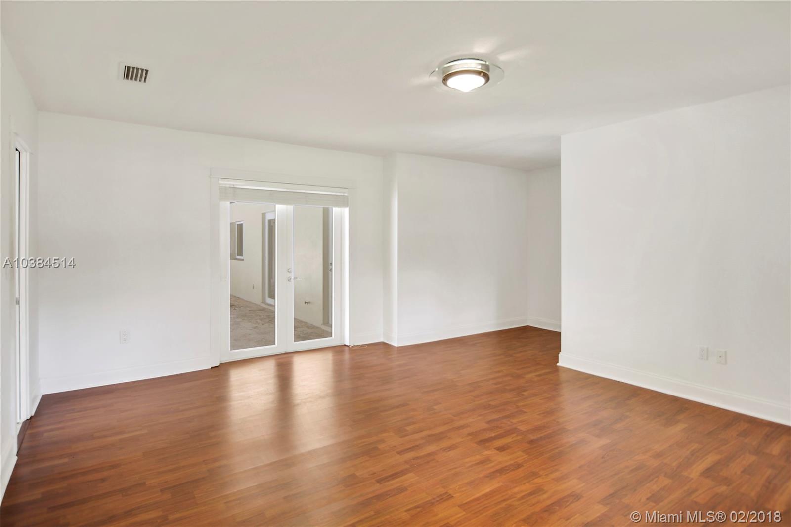 MIAMI LAKES - LOCH LOMOND - Residential