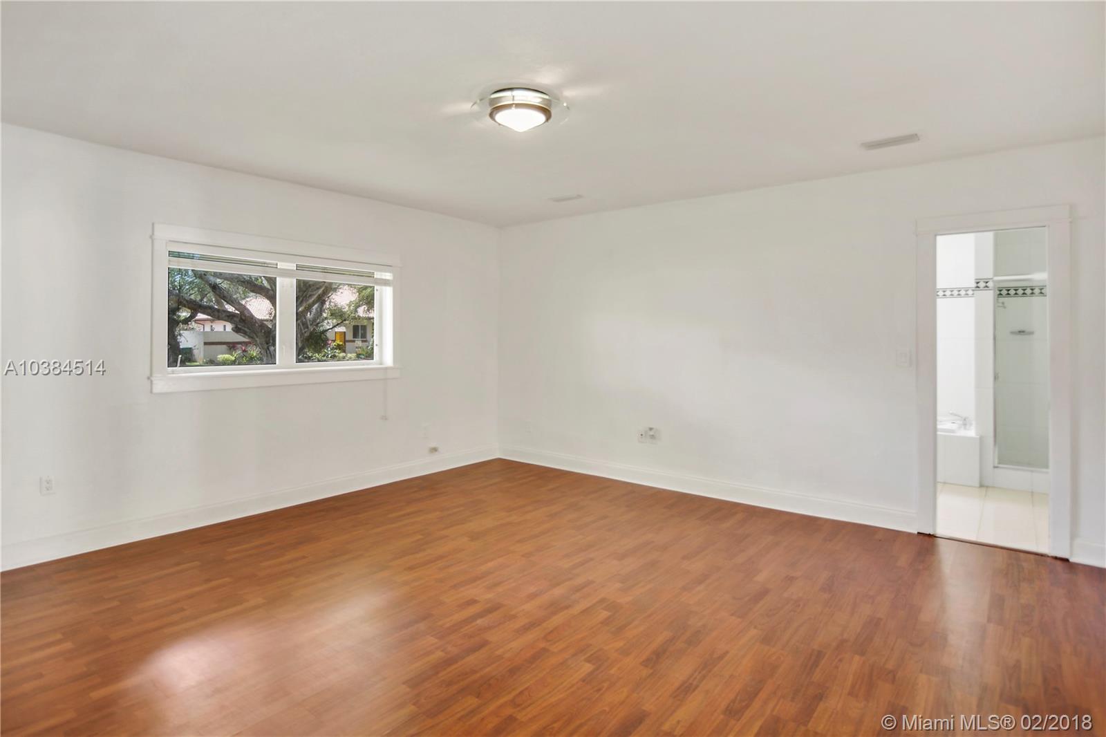 MIAMI LAKES - LOCH LOMOND - Residential