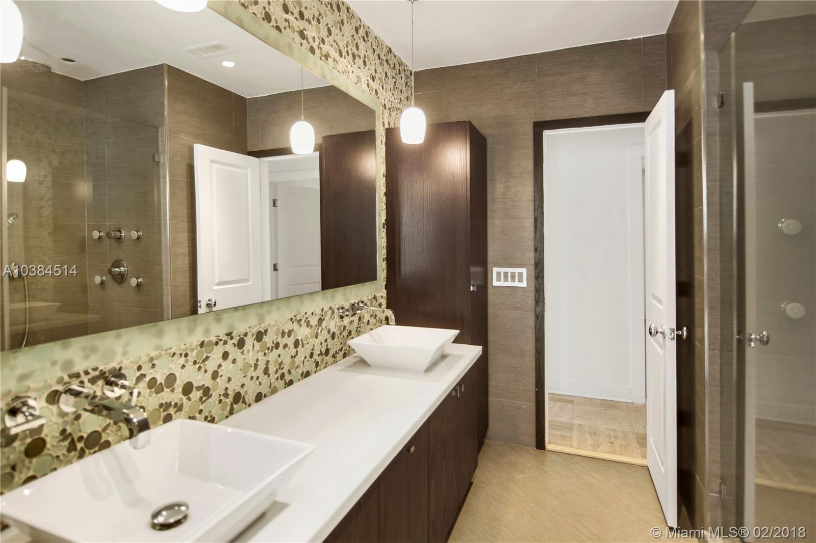 MIAMI LAKES - LOCH LOMOND - Residential