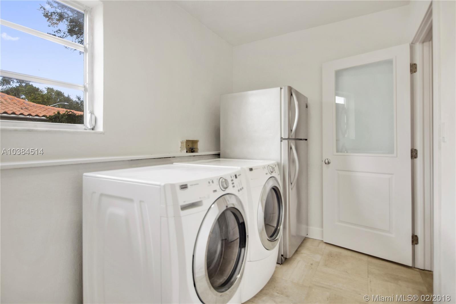 MIAMI LAKES - LOCH LOMOND - Residential