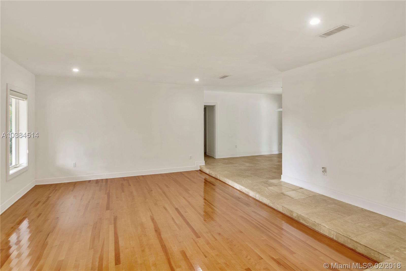 MIAMI LAKES - LOCH LOMOND - Residential