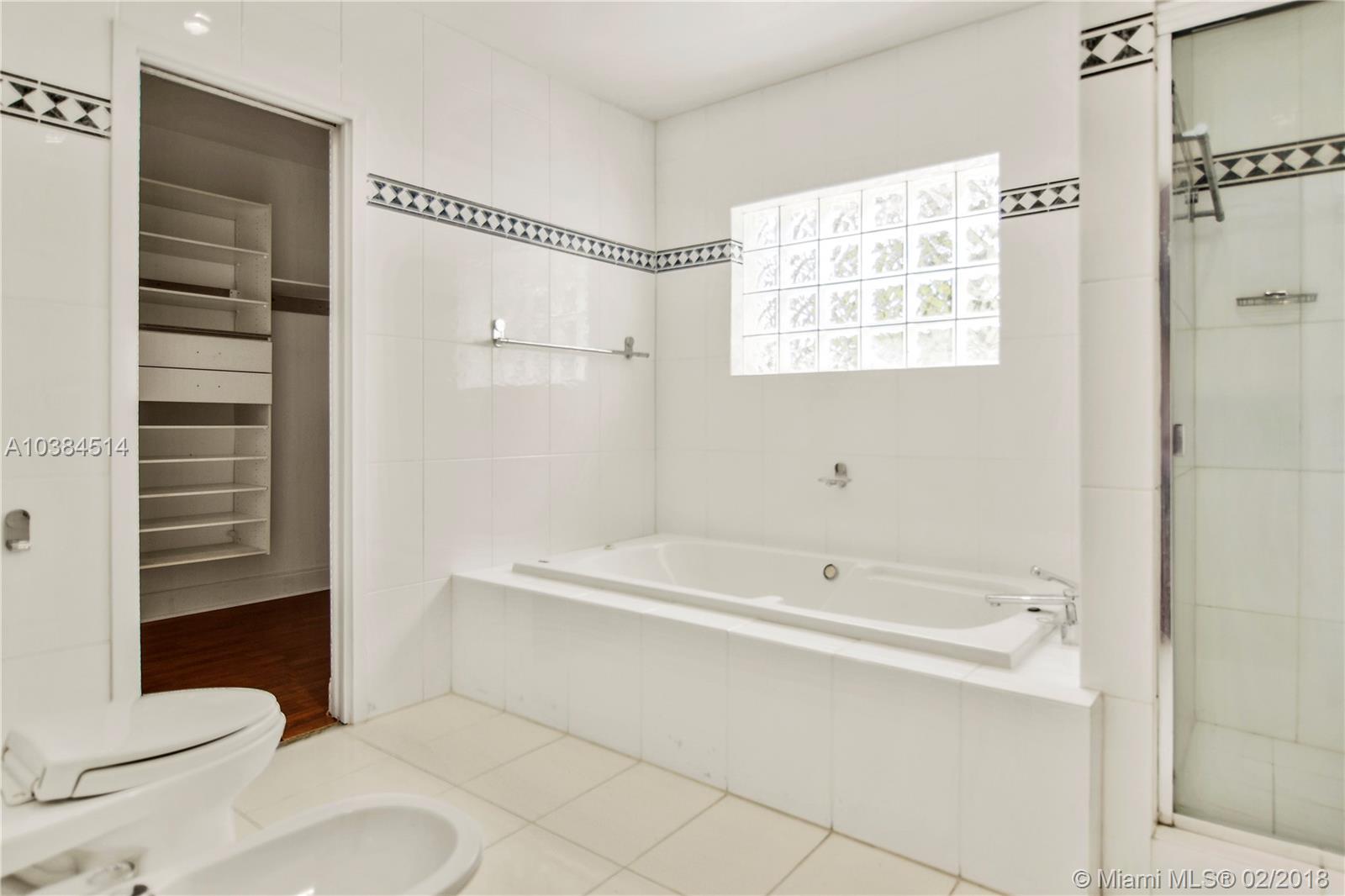 MIAMI LAKES - LOCH LOMOND - Residential