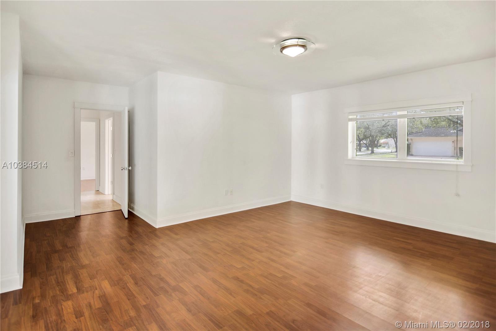 MIAMI LAKES - LOCH LOMOND - Residential