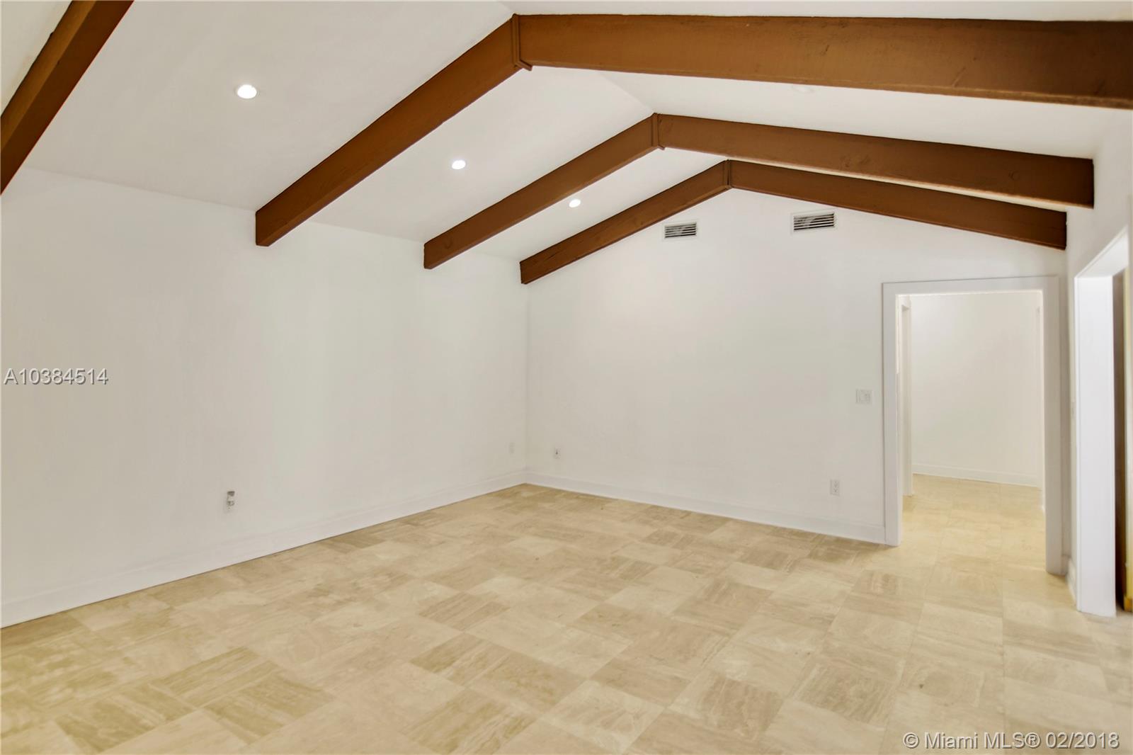 MIAMI LAKES - LOCH LOMOND - Residential