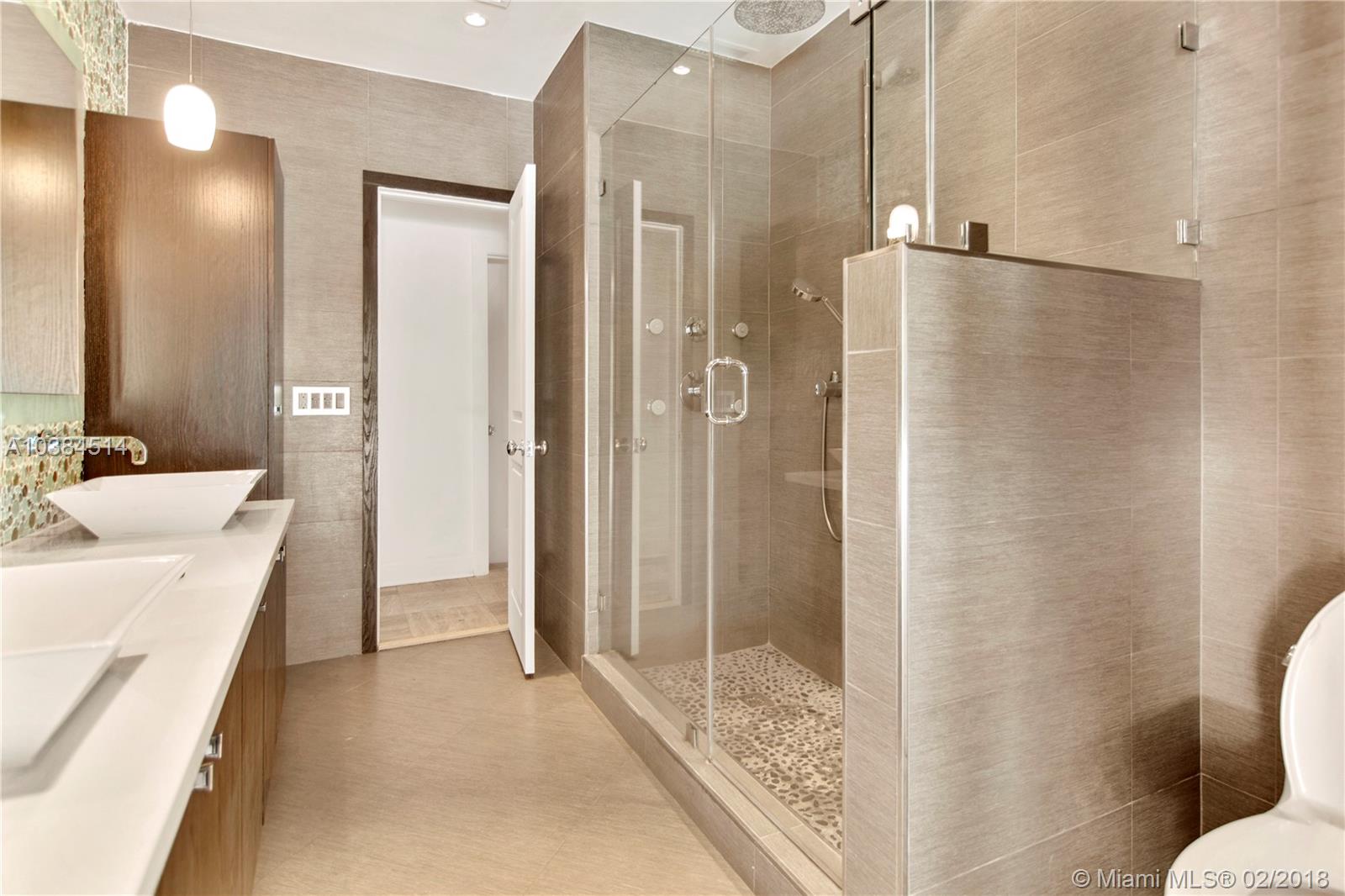 MIAMI LAKES - LOCH LOMOND - Residential