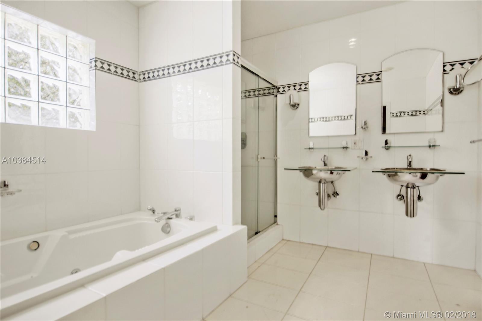 MIAMI LAKES - LOCH LOMOND - Residential