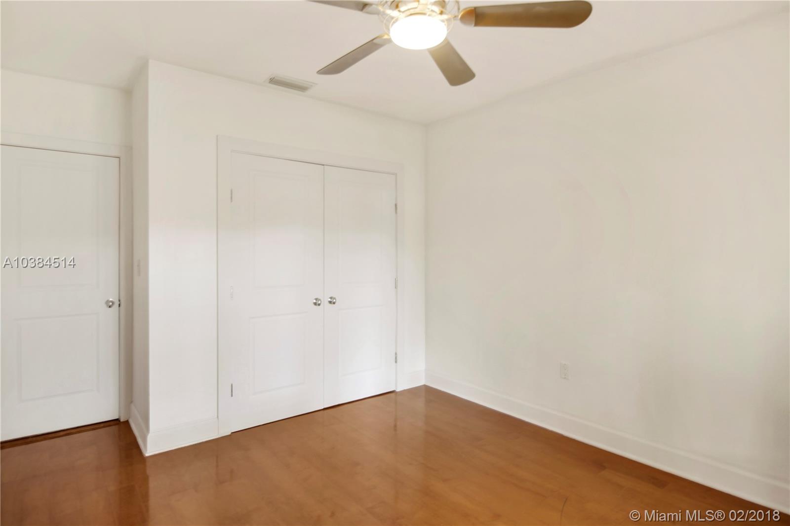 MIAMI LAKES - LOCH LOMOND - Residential