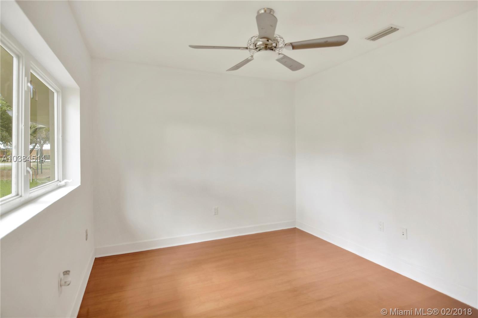 MIAMI LAKES - LOCH LOMOND - Residential