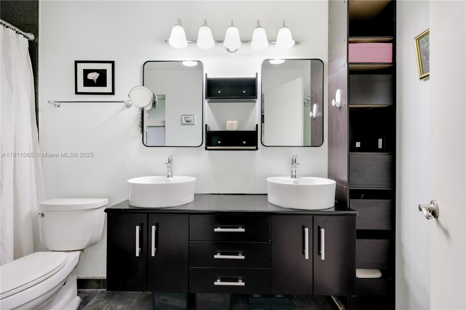 HERMAN HILLS - Residential