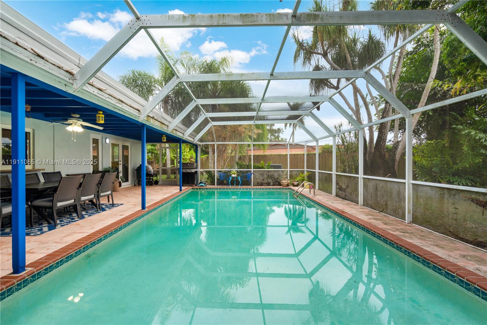 HERMAN HILLS - Residential