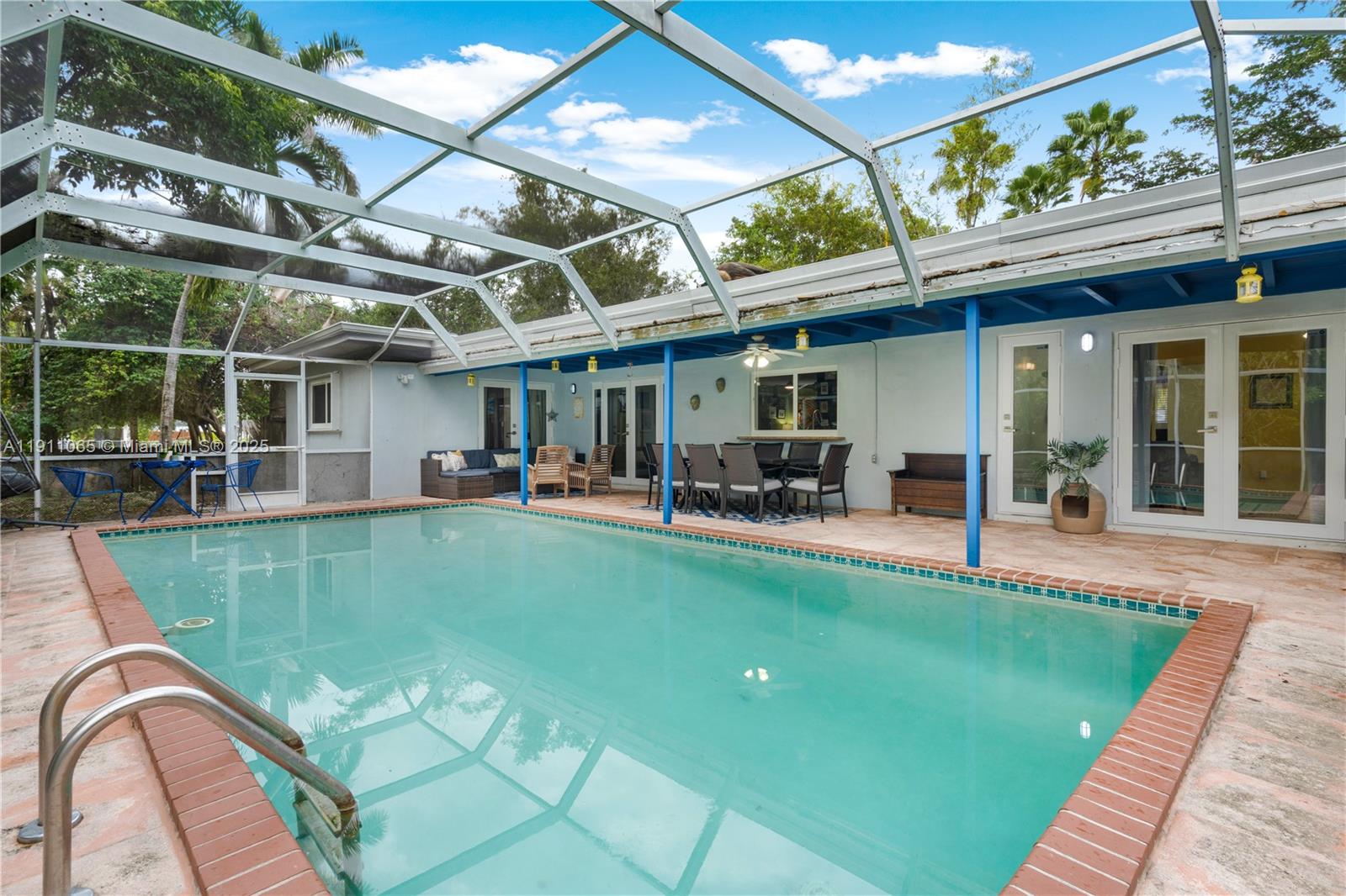 HERMAN HILLS - Residential