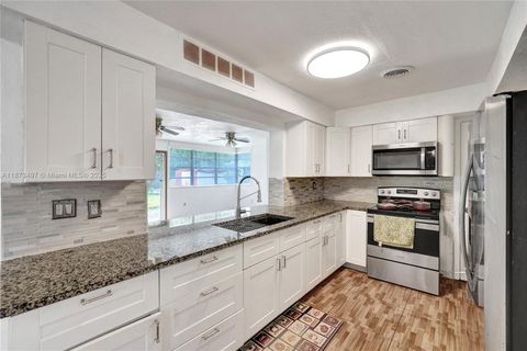 Photo of 3330 Taft St, Hollywood, FL 33021 (MLS # A11873497)