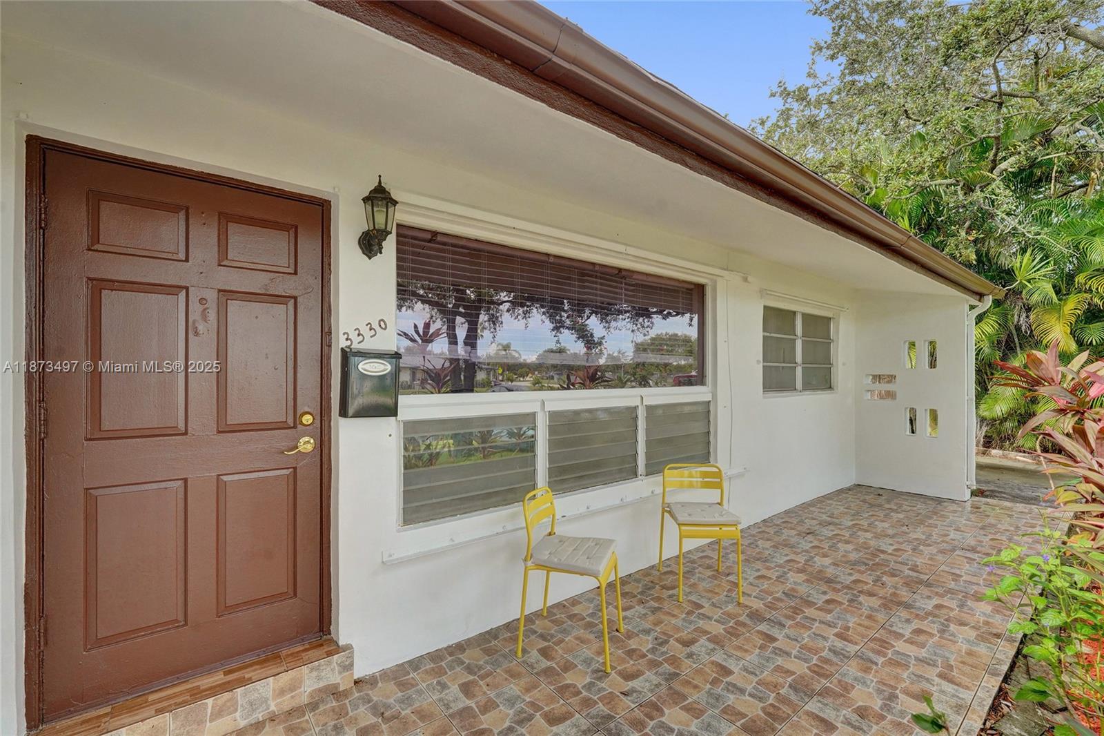 HOLLYWOOD HILLS - Residential