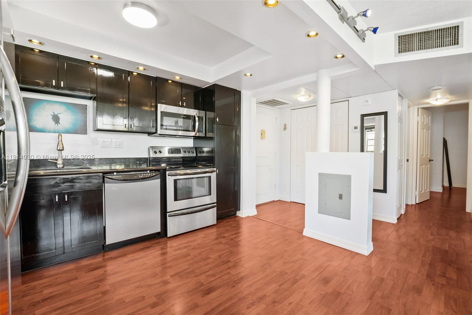 WATERGATE CONDOMINIUM NO - Residential Lease