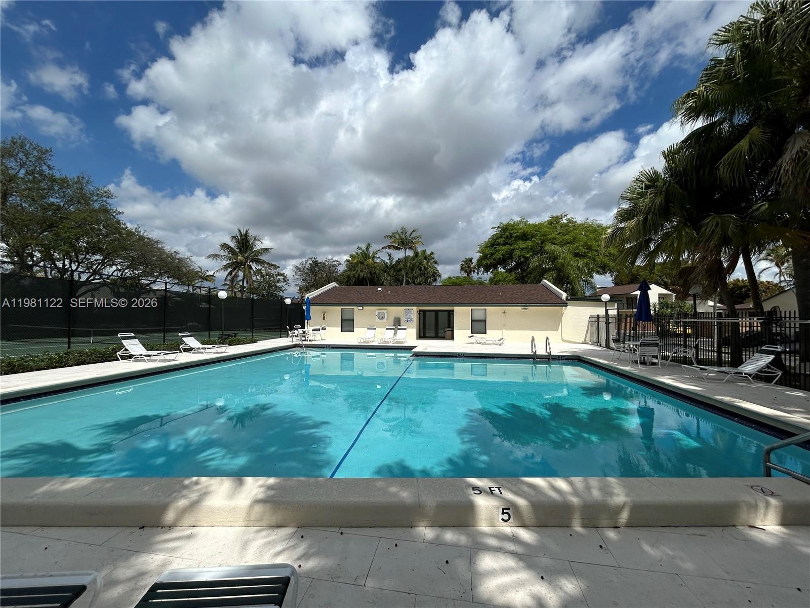 SUNSET CONDOR PH I - Residential Lease