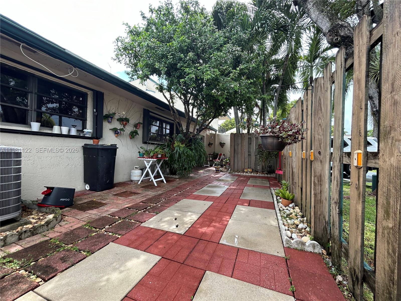 SUNSET CONDOR PH I - Residential Lease