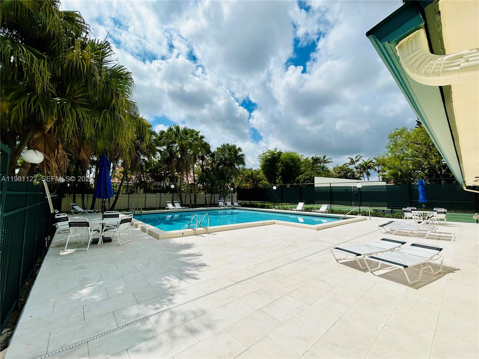 SUNSET CONDOR PH I - Residential Lease