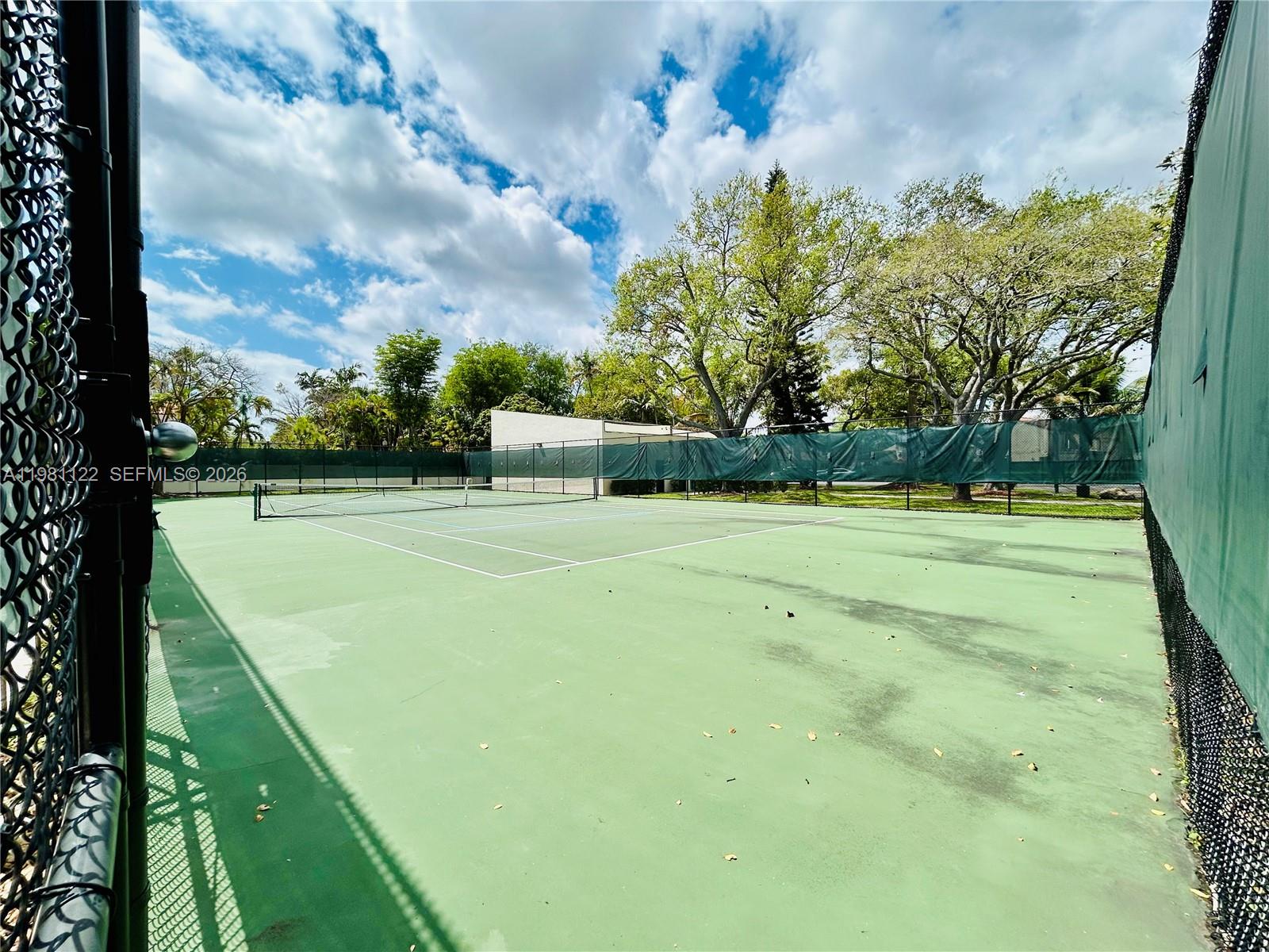 SUNSET CONDOR PH I - Residential Lease