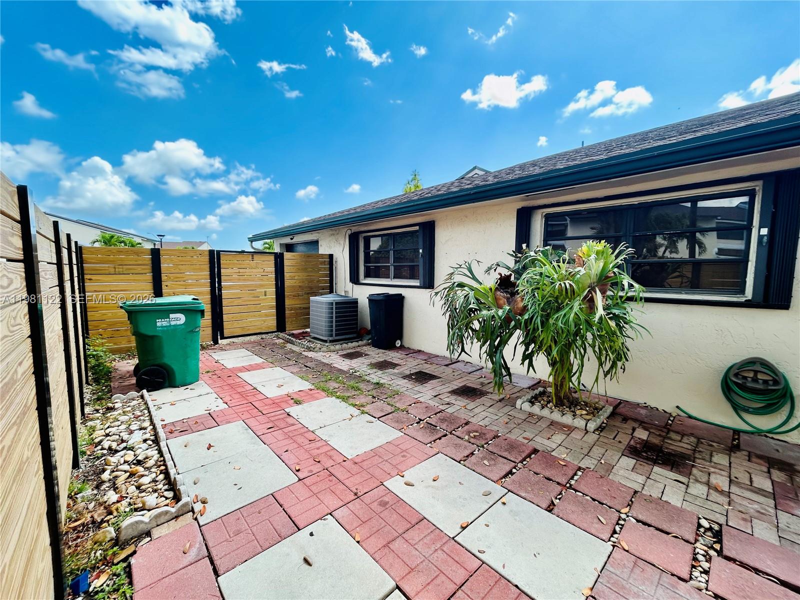 SUNSET CONDOR PH I - Residential Lease