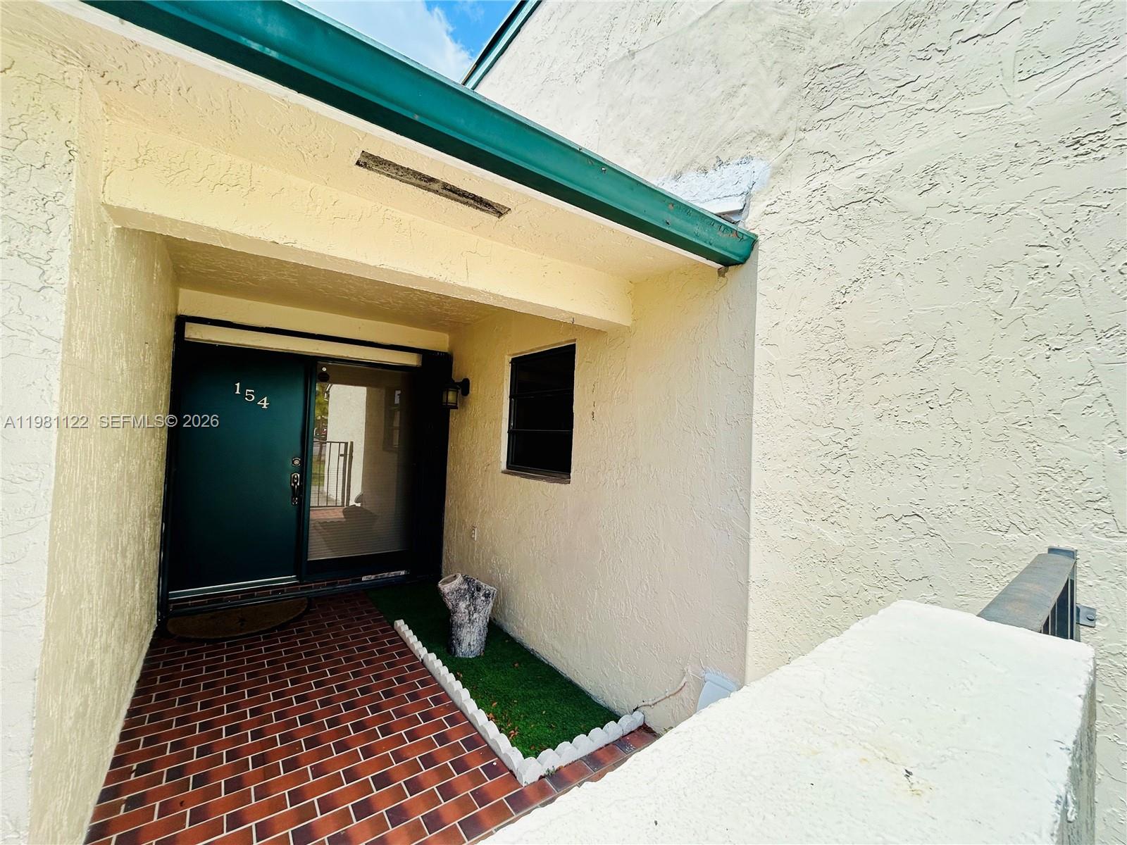 SUNSET CONDOR PH I - Residential Lease