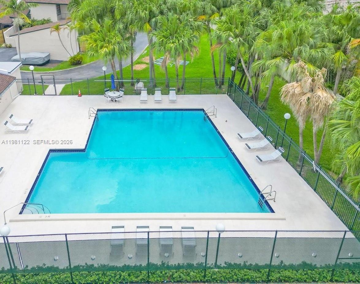 SUNSET CONDOR PH I - Residential Lease