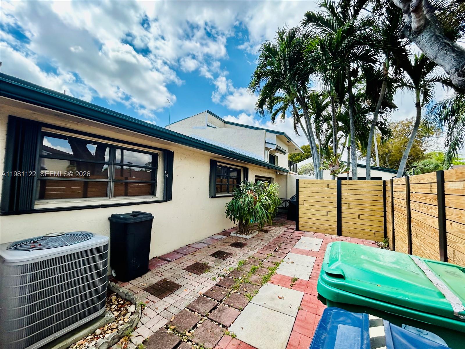 SUNSET CONDOR PH I - Residential Lease