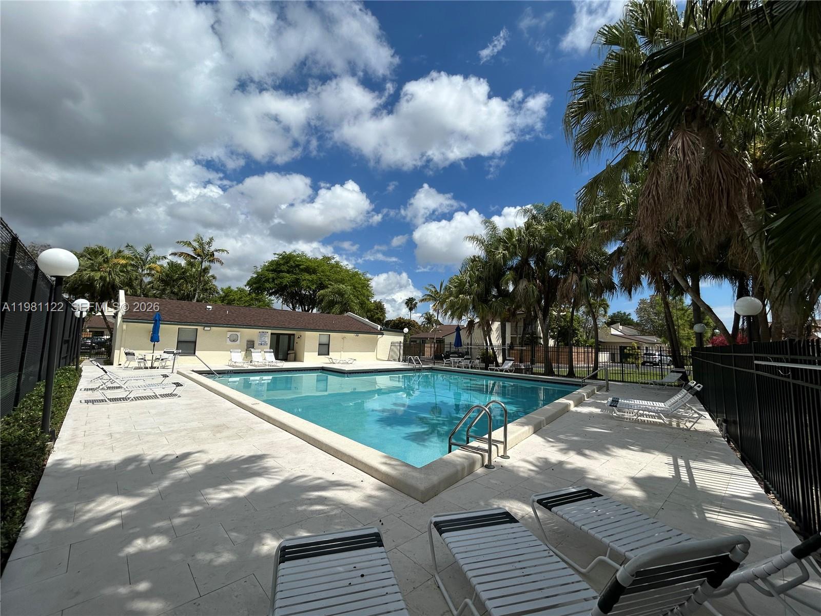 SUNSET CONDOR PH I - Residential Lease