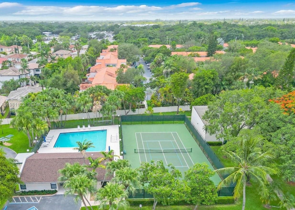 SUNSET CONDOR PH I - Residential Lease