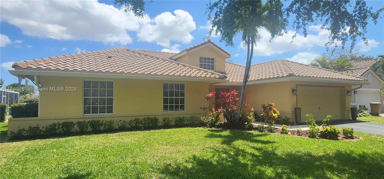 3562 W Southern Orchard Rd W, Davie, Broward County, Florida - 4 Bedrooms  
2 Bathrooms - 