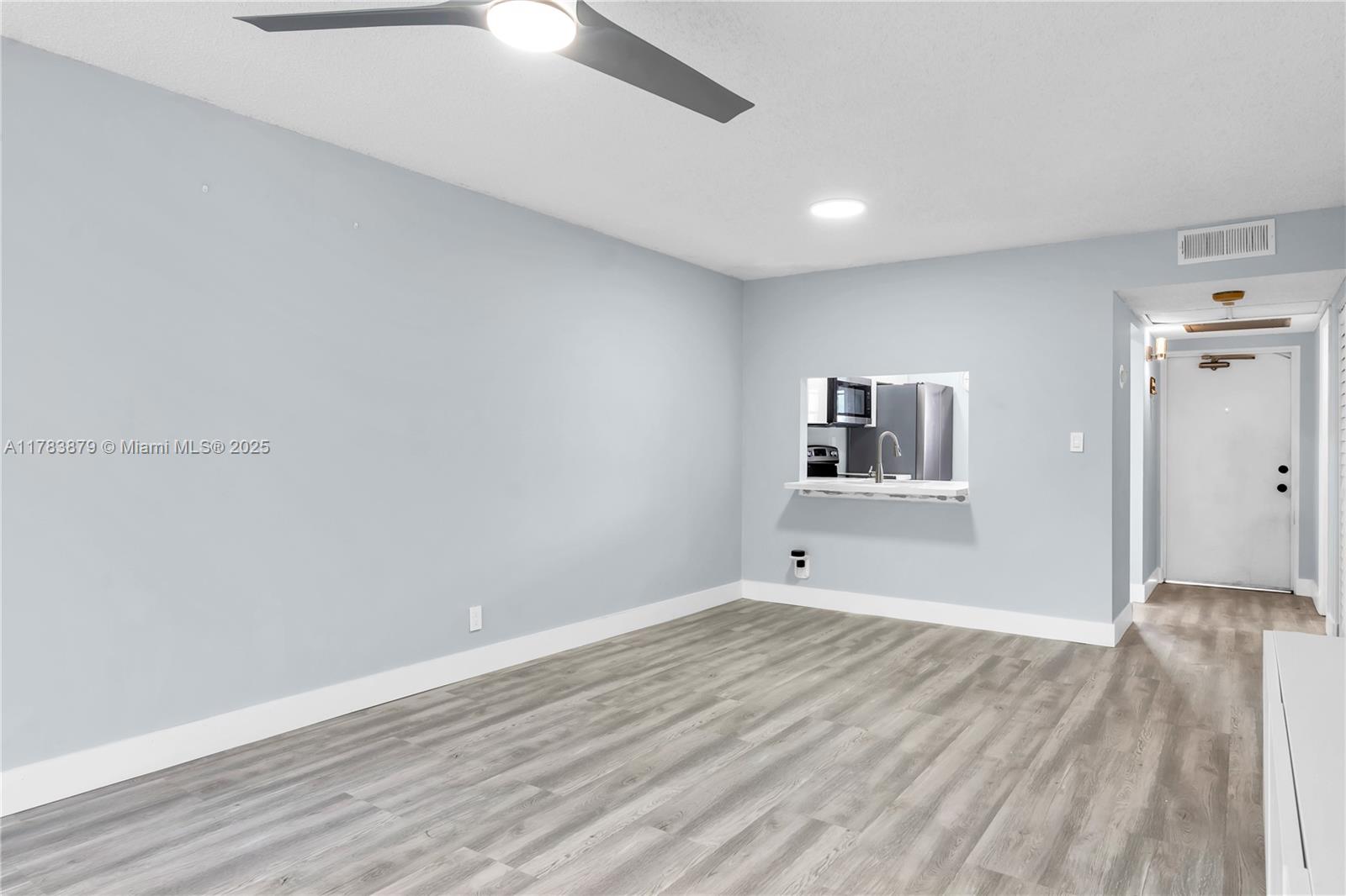 9460 Tangerine Pl 202